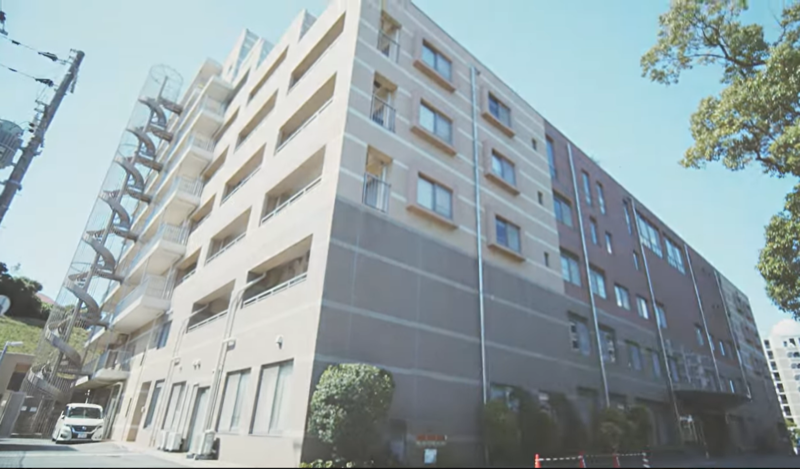 《マイカー通勤OK★夜勤はありません★残業は少なめ》介護付き有料老人ホームでの介護のお仕事!スタッフ同士協力して業務を行うチームワークの良い職場です♪