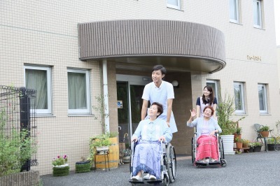 《未経験OK・週2日～》夜勤なし◆JR中央線「東小金井駅」徒歩圏内◆時給1,400円～(介護福祉士)◆各種研修・福利厚生充実◆ベネッセ運営のホームで介護職【パート・アルバイト・非常勤】