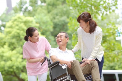 ◆賞与は充実の年/4ヶ月分支給◆特別養護老人ホームでの介護職［正社員］