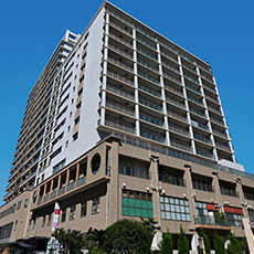 《薬院大通駅直結★無資格・未経験もOK★自転車・バイク通勤OK》介護付有料老人ホームでの介護業務！介護のお仕事に復帰したい方や興味がある方大歓迎です♪