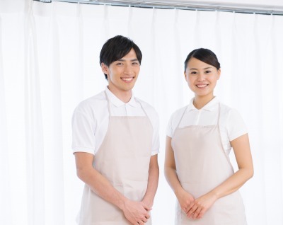 《夜勤専従・月6回から応相談》◆効率良く稼げる◆交通費全額支給◆JR高崎線「上尾駅」利用◆大手企業「レオパレス21」運営の介護施設（ショートステイ）で介護職【派遣スタッフ】